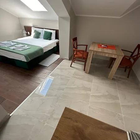 Apartmanhotel Fenix 4*